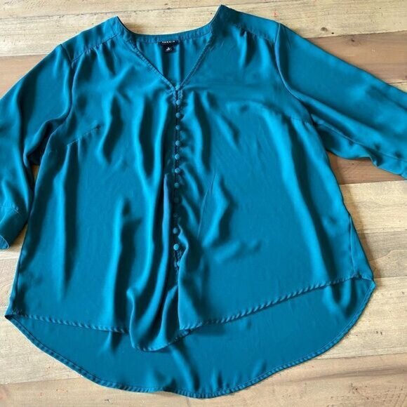 Torrid Blouse with Buttons and Roll Up sleeves - size 2x - Picture 1 of 6